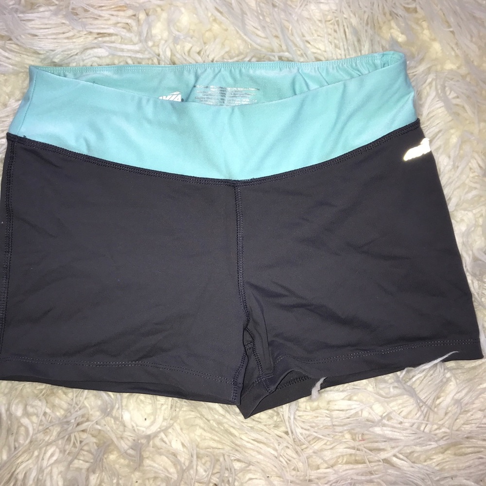 ATHLETIC BOOTY SHORTS